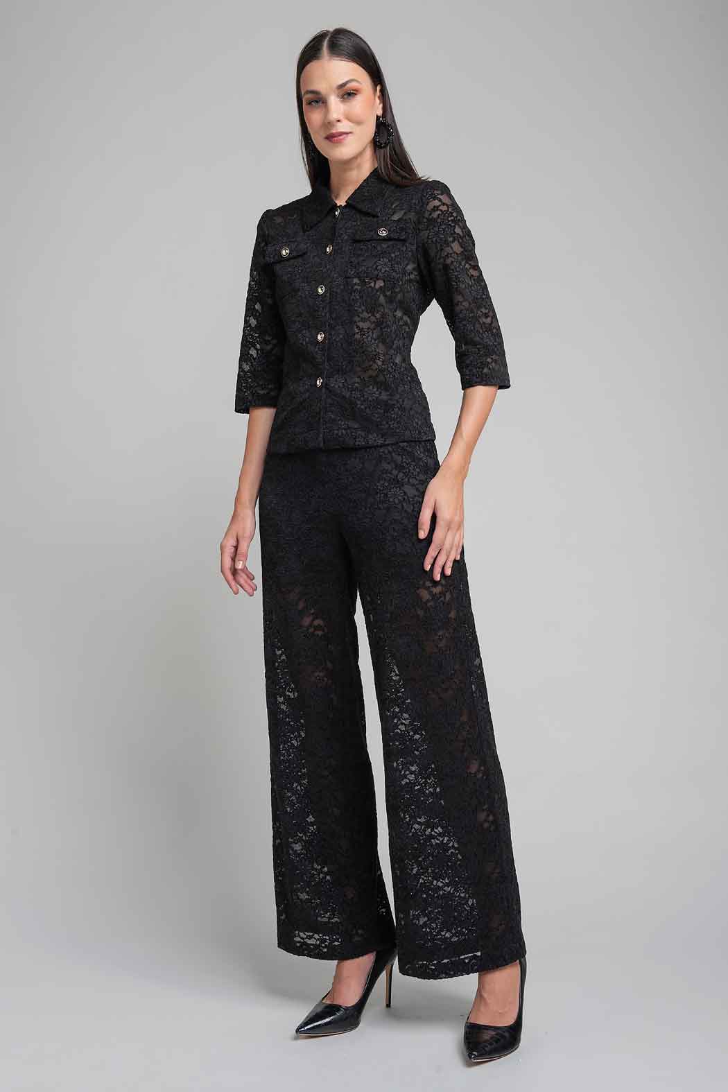 Conjunto De Pantalon Con Blusa De Encaje