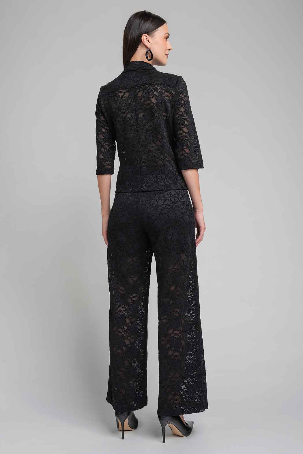 Conjunto De Pantalon Con Blusa De Encaje