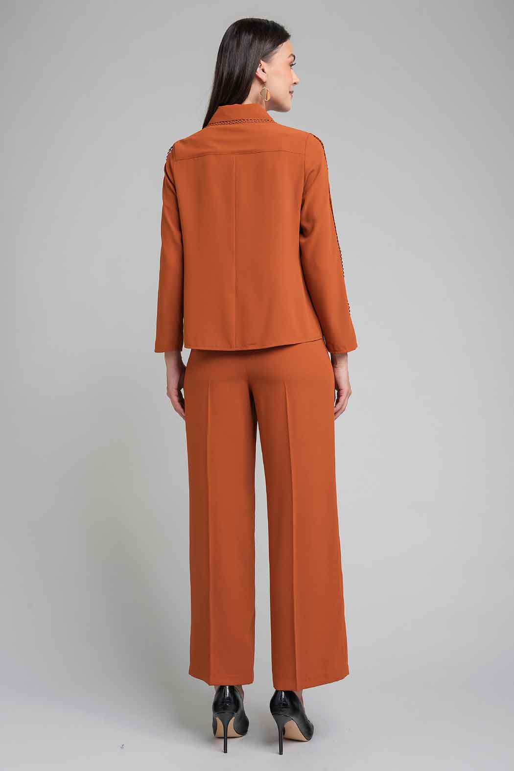 Conjunto De Pantalon Con Blusa
