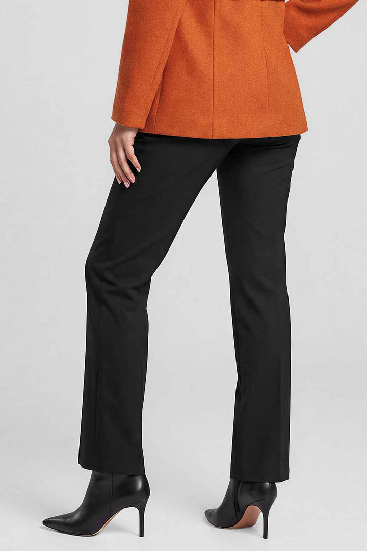 Pantalon Liso Corte Recto Con Bolsas