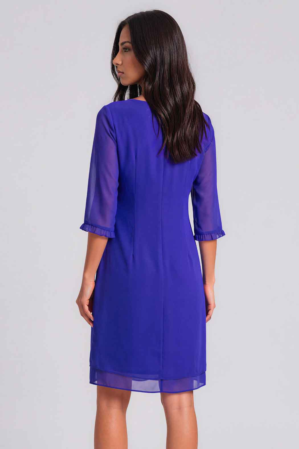 Vestido Liso Con Pedreria En Escote