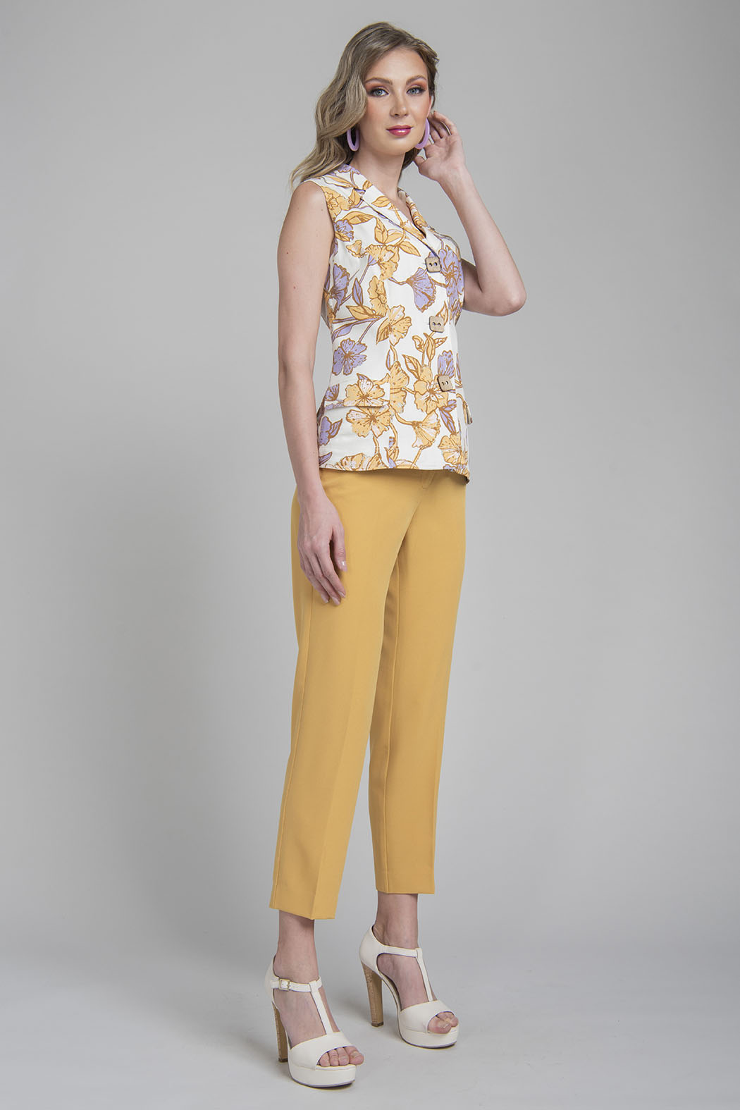 Conjunto De Pantalon Con Blusa Con Estampado De Flores