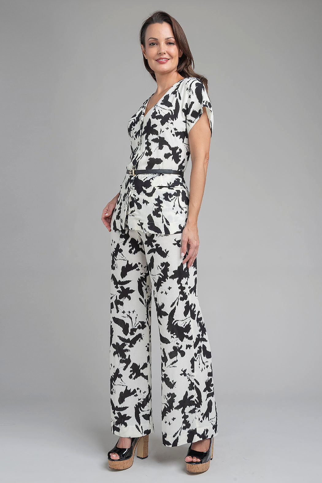 Conjunto De Pantalon Y Blusa Estampada Con Cinturon