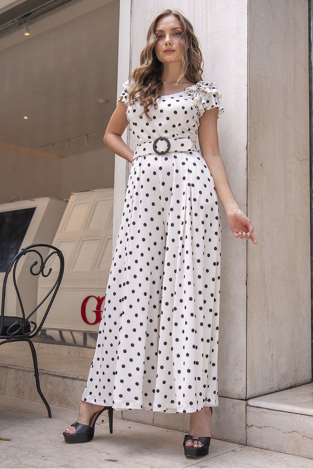 Jumpsuit Estampado De Lunares Y Olanes En Mangas