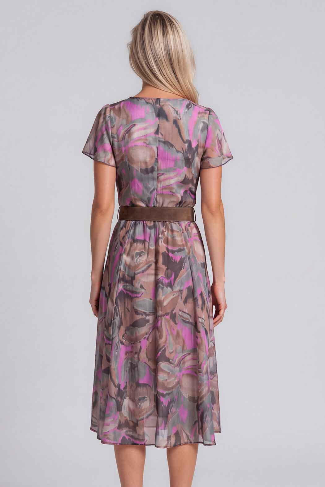 Vestido Con Manga Corta Y Falda Amplia