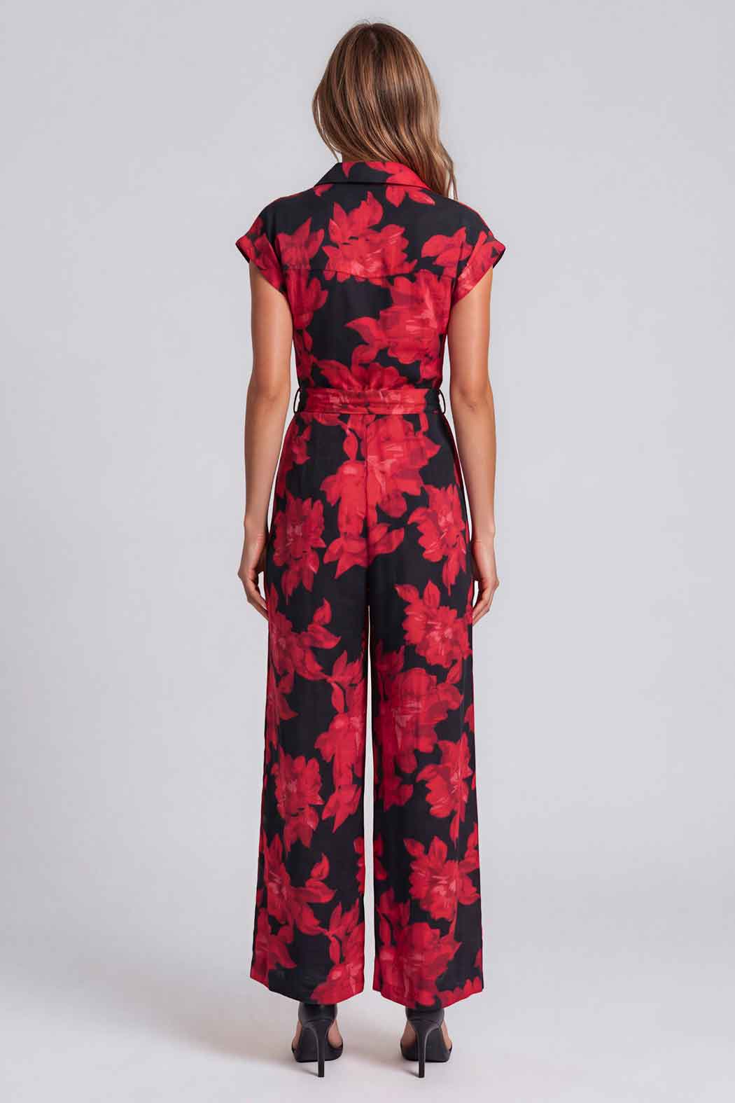 Jumpsuit Con Estampado Floral Y Manga Corta
