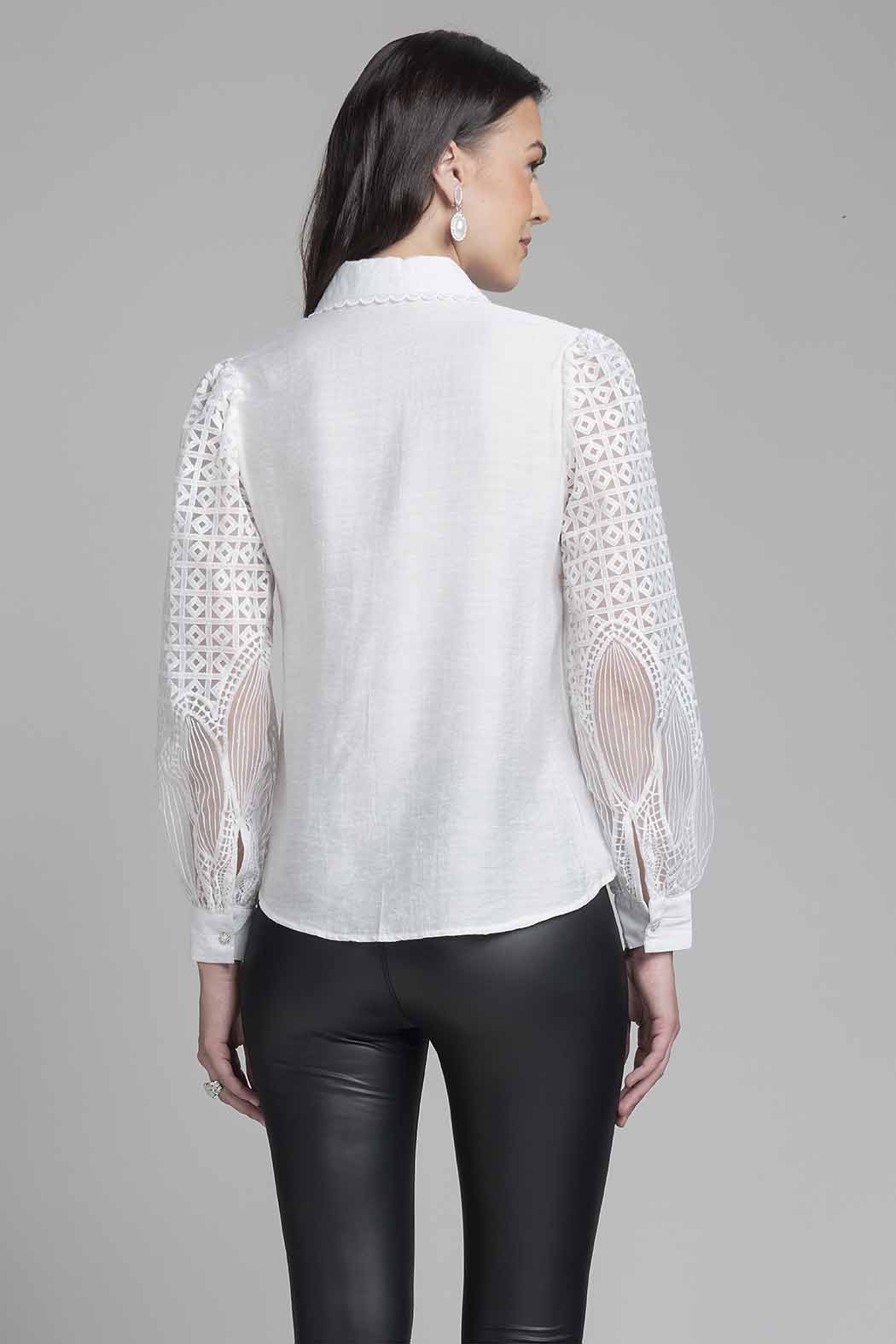 Blusa Camisera Con Bordado En Mangas