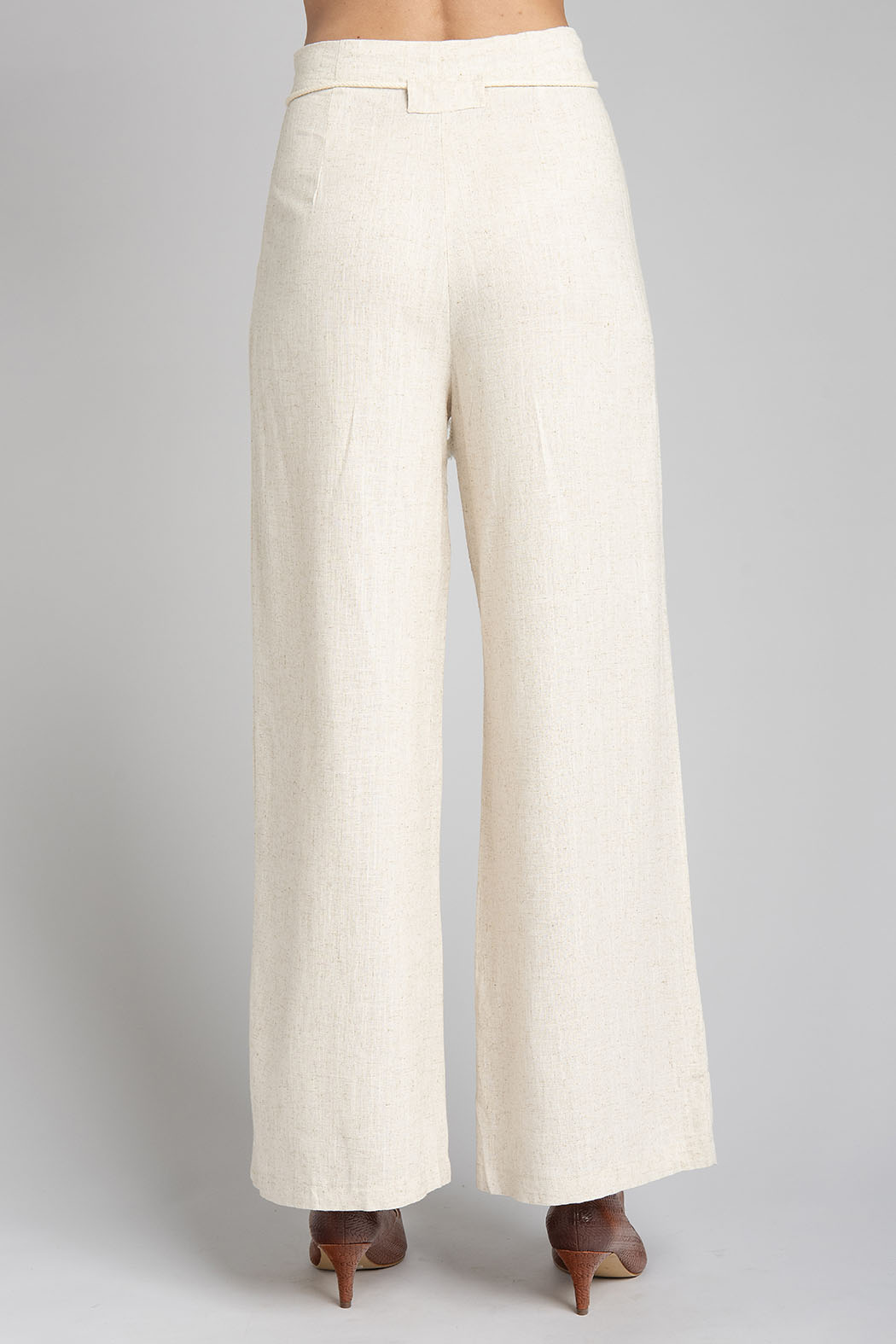 Pantalon Amplio Liso Con Bolsas Al Frente Y Jareta En Cintura