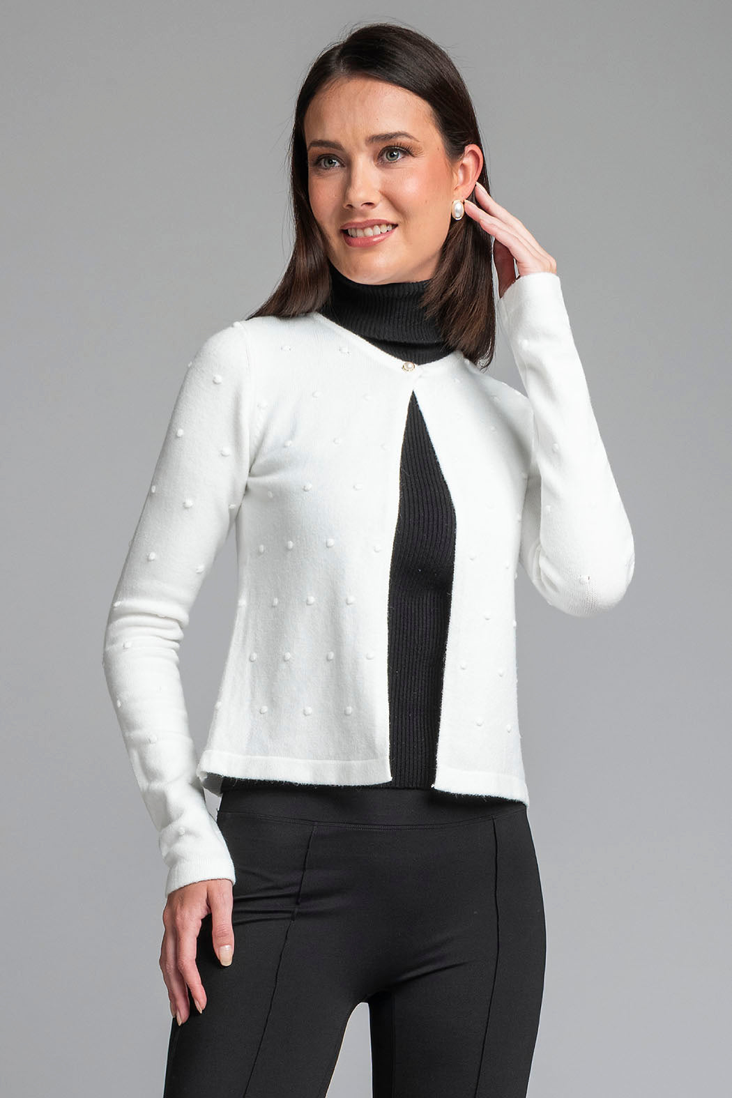 Sueter De Punto Con Detalles De Bolitas Y Broche Al Frente