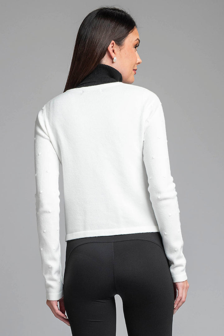 Sueter De Punto Con Detalles De Bolitas Y Broche Al Frente