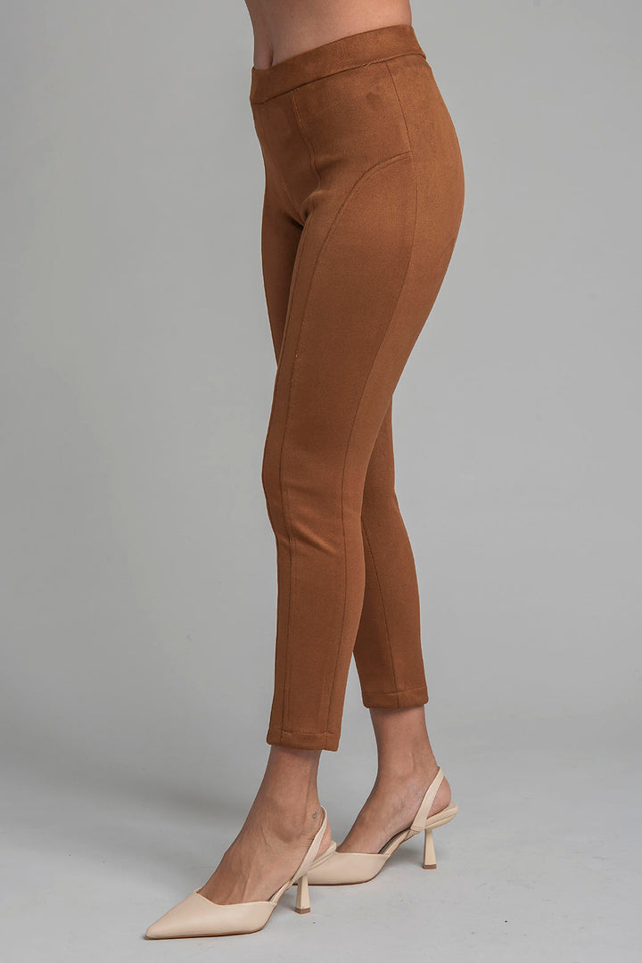 Pantalon De Gamusa Corte Recto