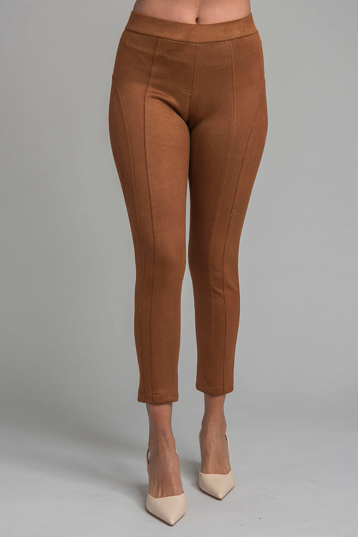 Pantalon De Gamusa Corte Recto