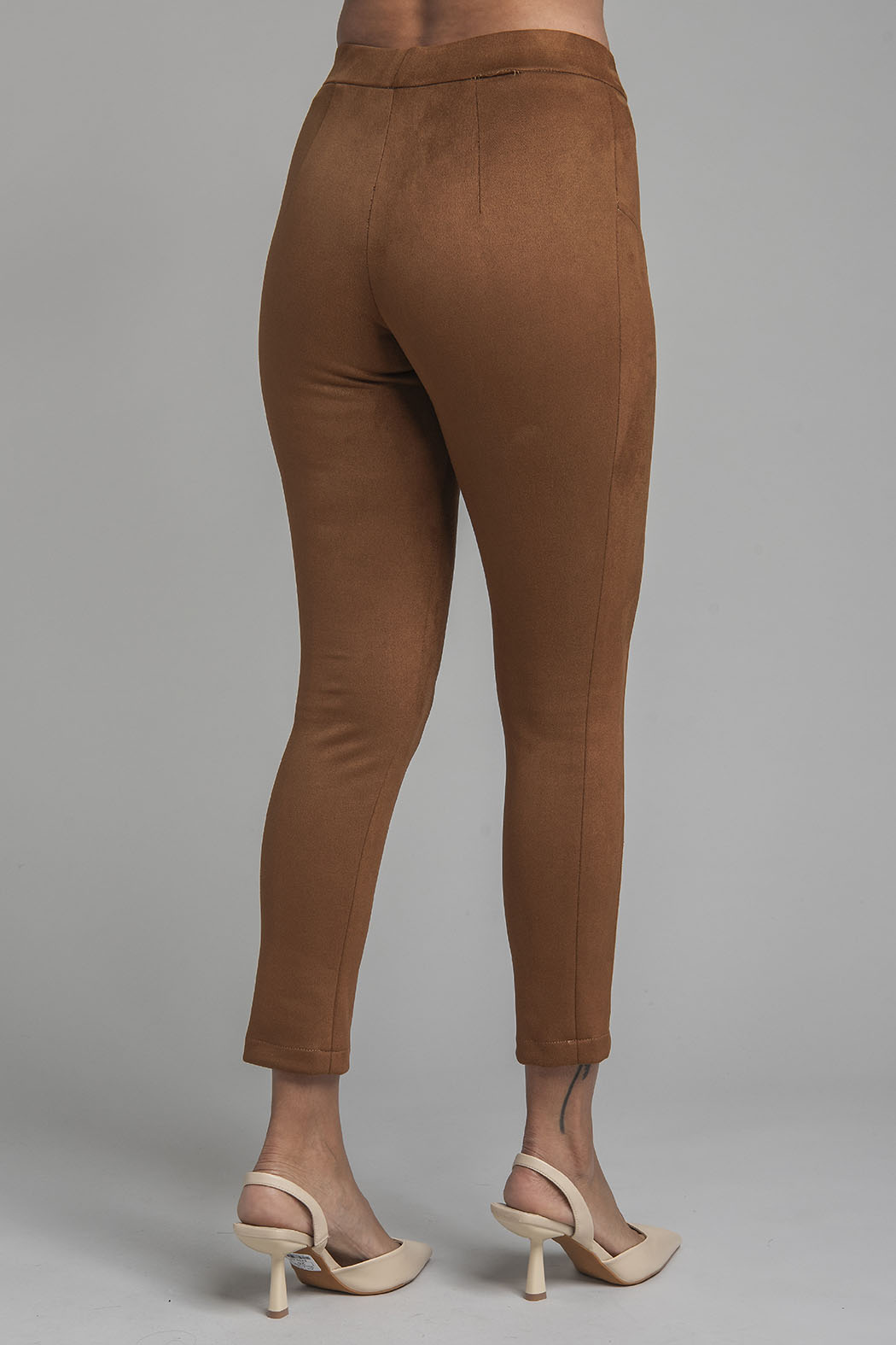 Pantalon De Gamusa Corte Recto