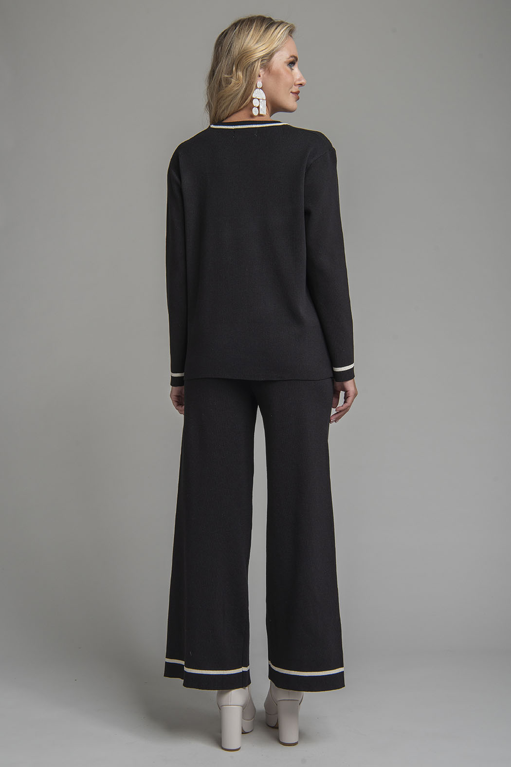 Conjunto De Pantalon Con Sueter De Punto
