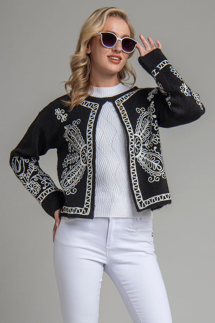 Sueter De Punto Con Estampado Bordado
