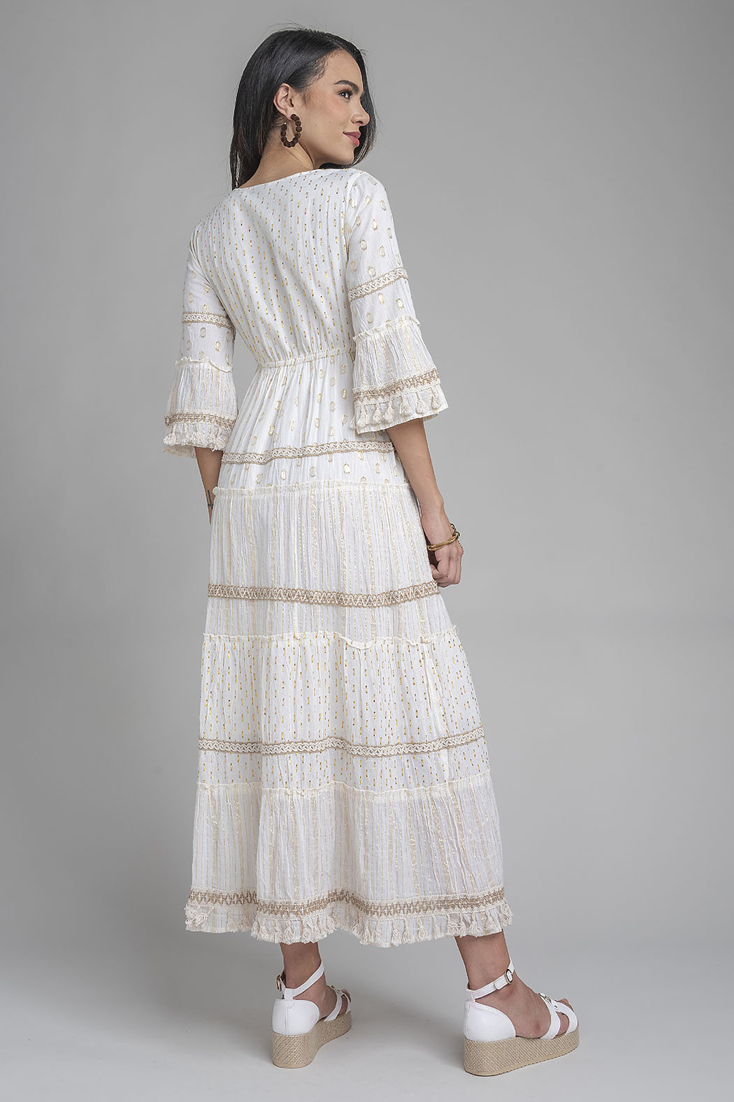 Vestido Largo Con Detalles Bordados