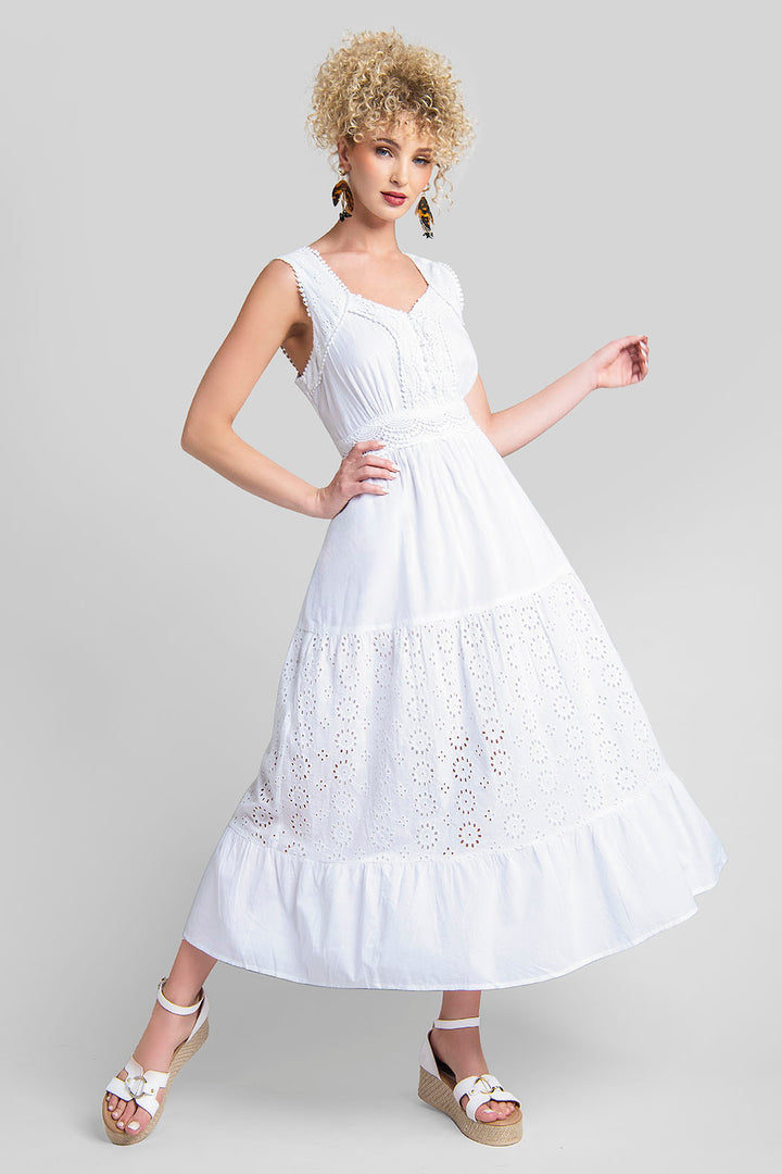 Vestido Con Bordado Y Cintura De Encaje