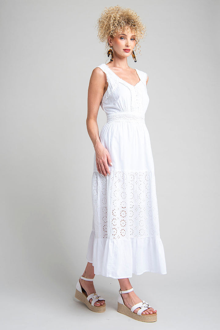 Vestido Con Bordado Y Cintura De Encaje