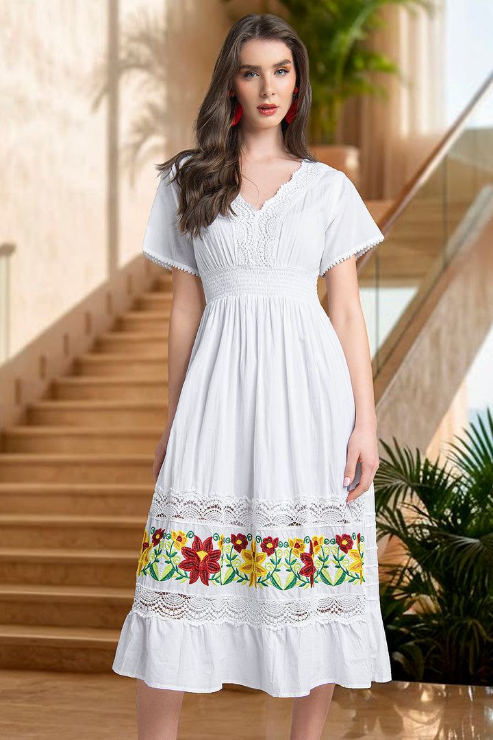 Vestido Midi Con Escote De Encaje Y Bordado Floral