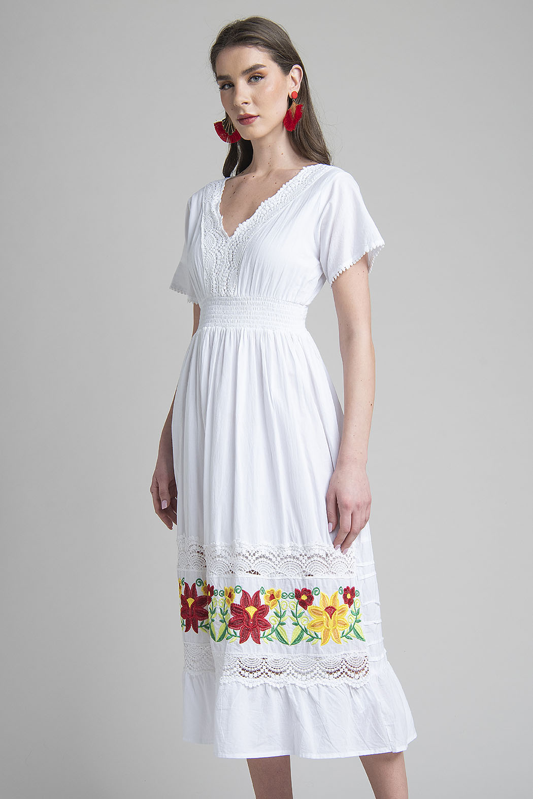Vestido Midi Con Escote De Encaje Y Bordado Floral