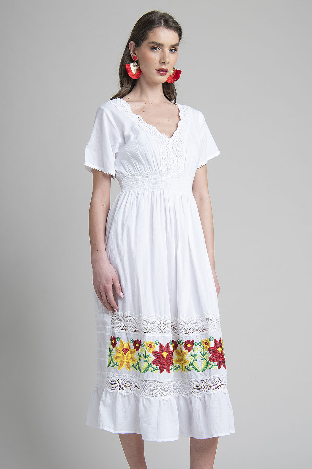 Vestido Midi Con Escote De Encaje Y Bordado Floral