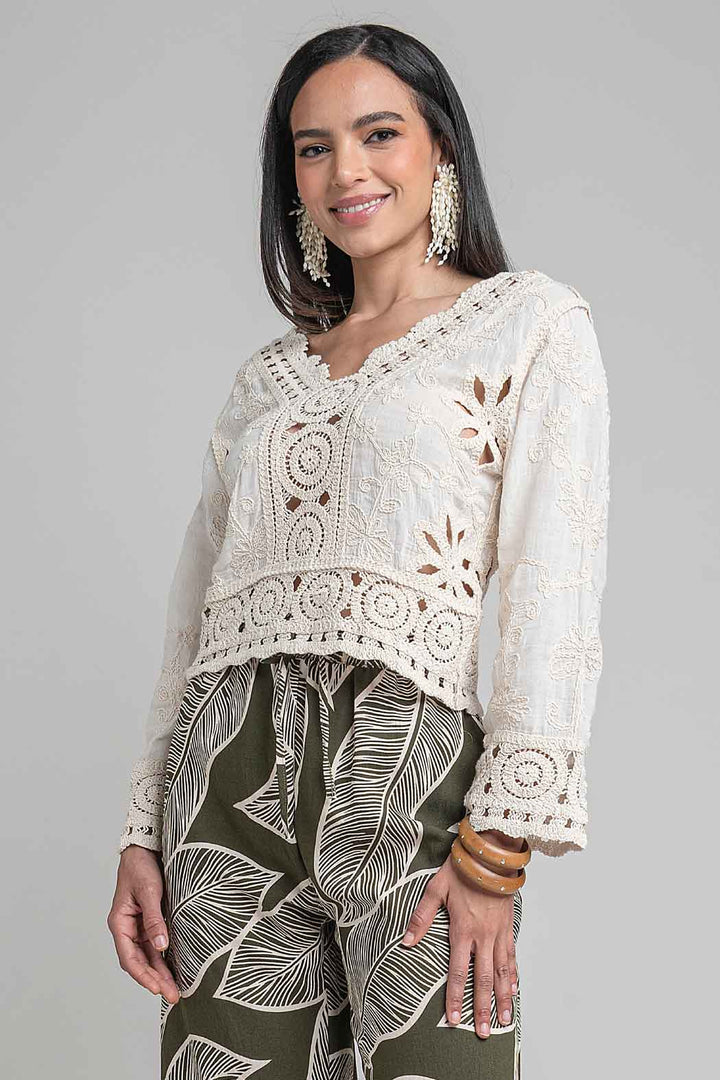 Blusa Bordada Con Manga Larga