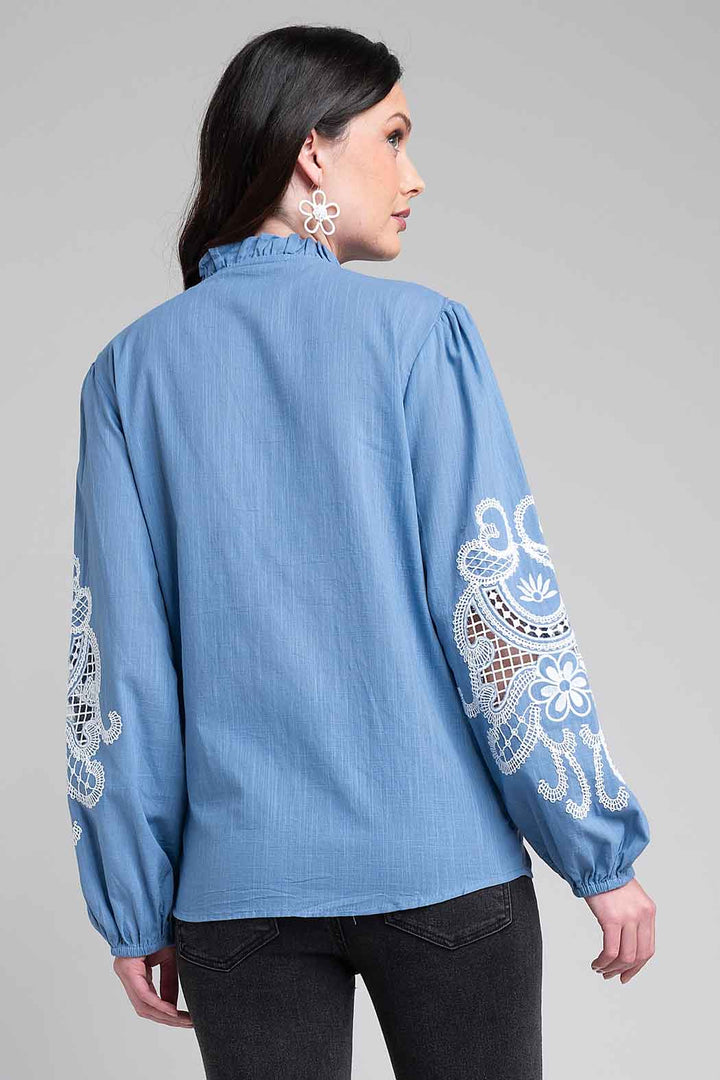 Blusa De Manga Larga Con Detalles Bordados