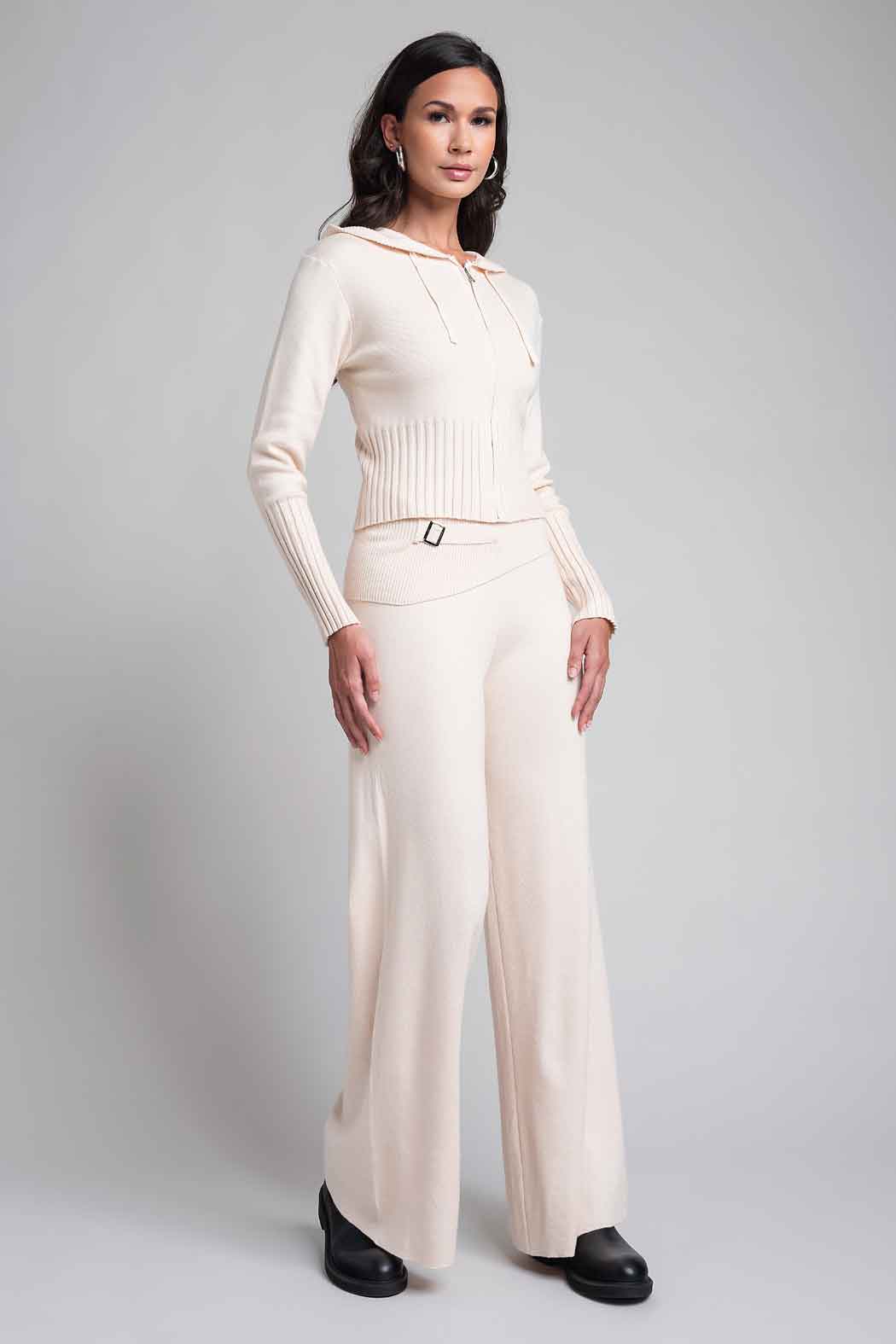 Conjunto De Punto Con Chamarra Corta