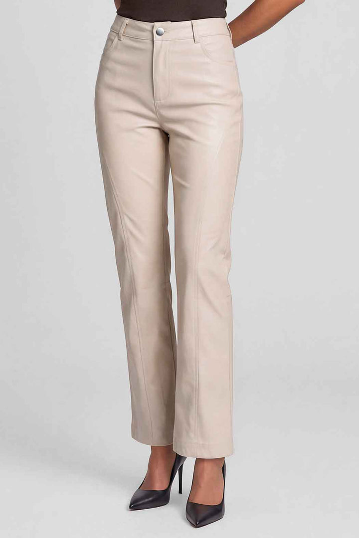 Pantalon De Vinipiel Corte Recto