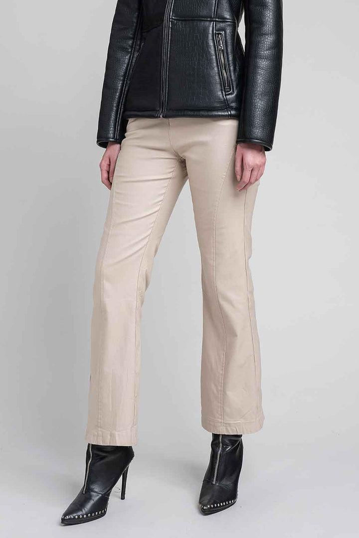 Pantalon De Vinipiel Corte Recto