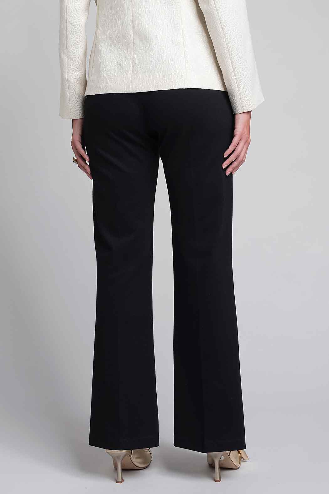 Pantalon Tiro Alto Acampanado Con Hebilla Metalica