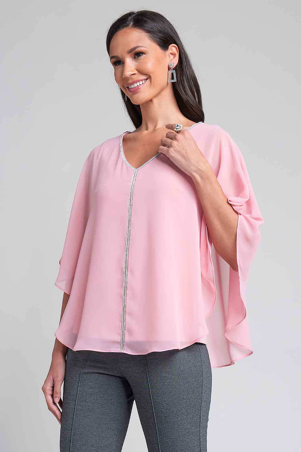 Blusa Con Escote En V Y Detalle De Pedrería En Escote