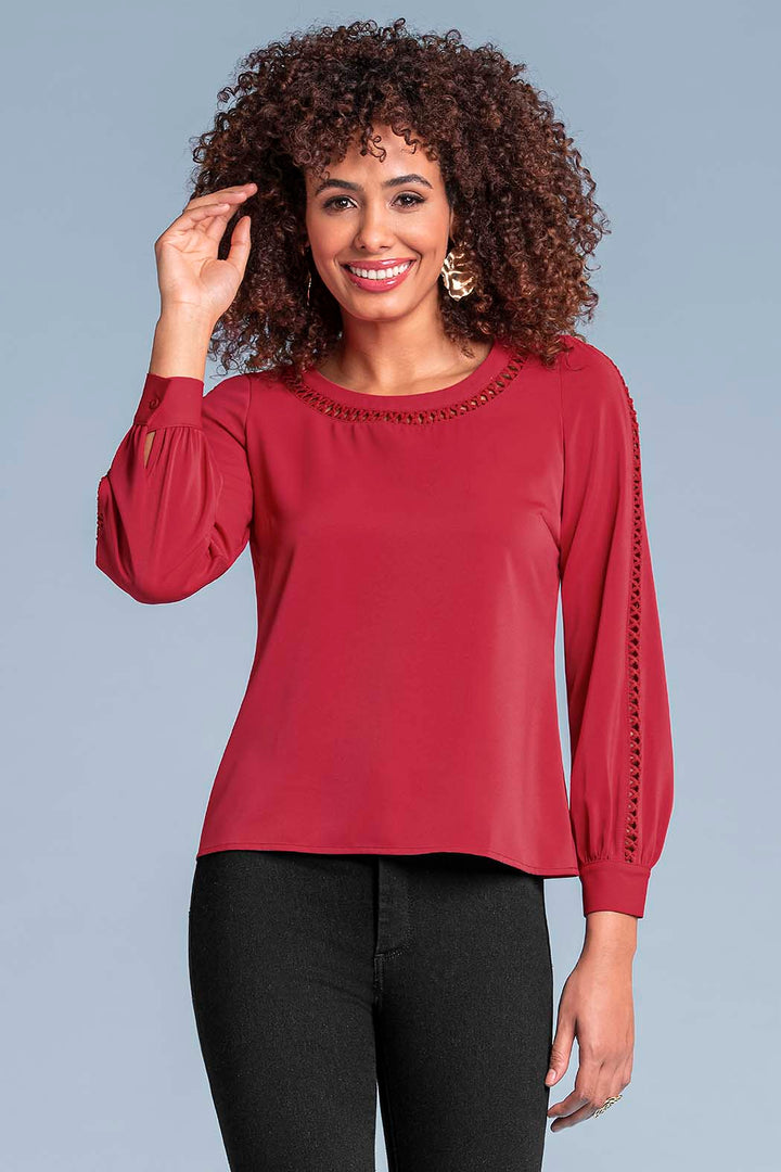 Blusa Lisa Con Tira Bordada