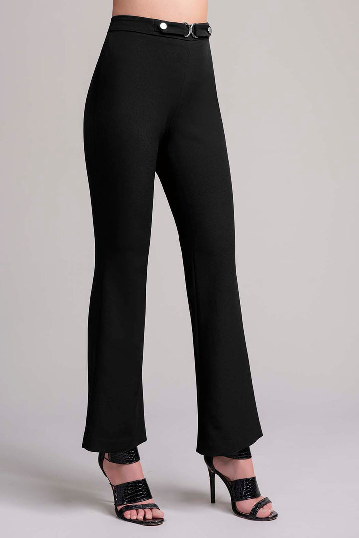 Pantalon Liso Con Detalle De Cinturon