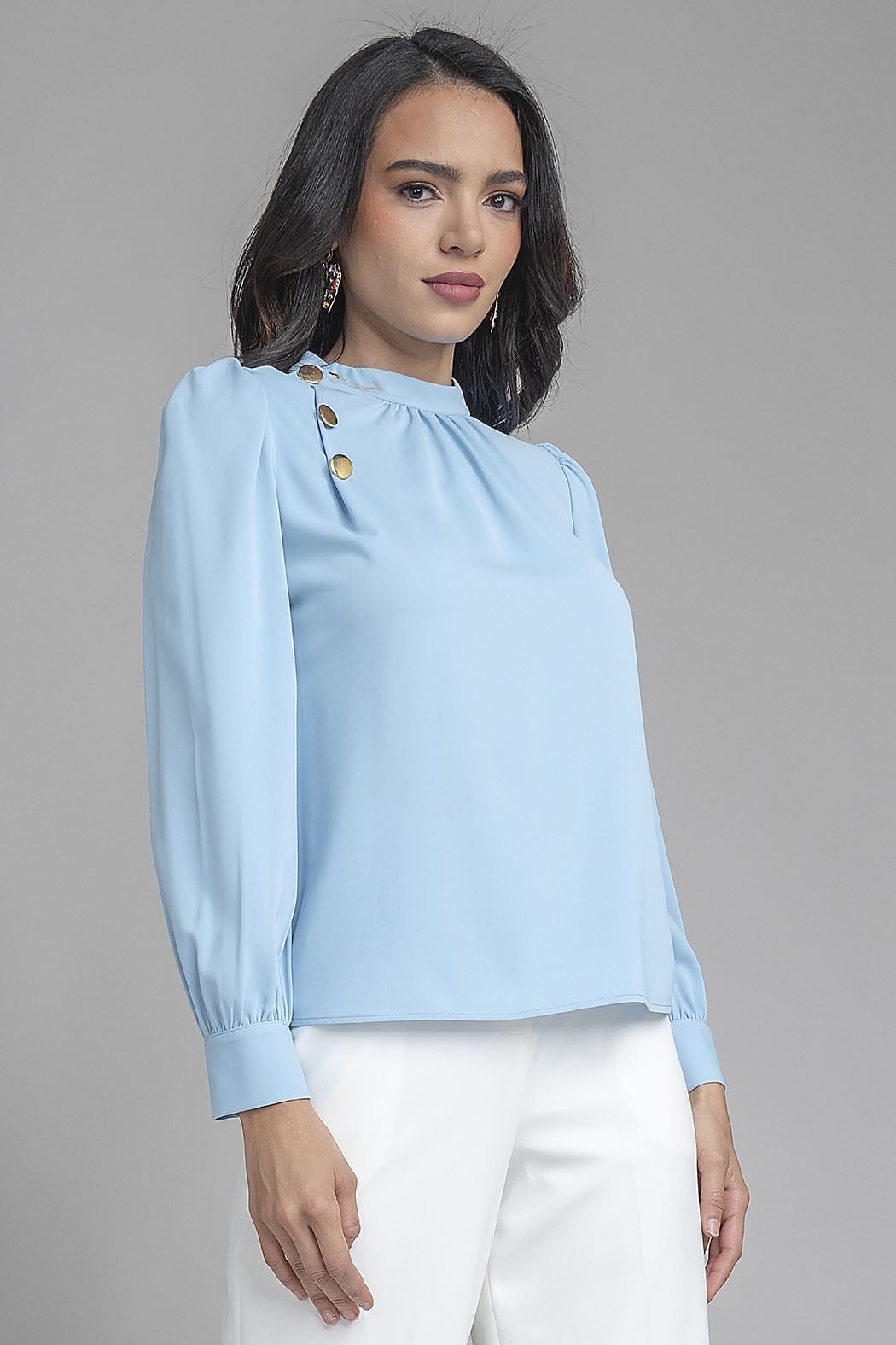 Blusa Lisa De Manga Larga Con Botones En Hombro