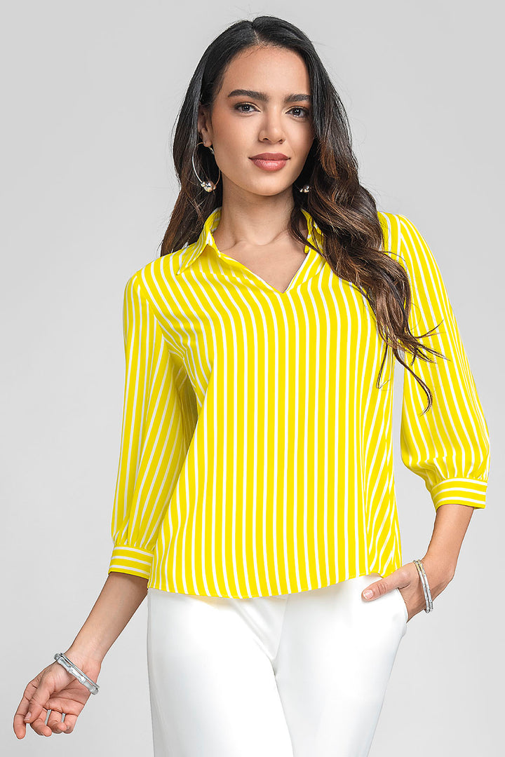Blusa De Rayas Con Cuello Camisero