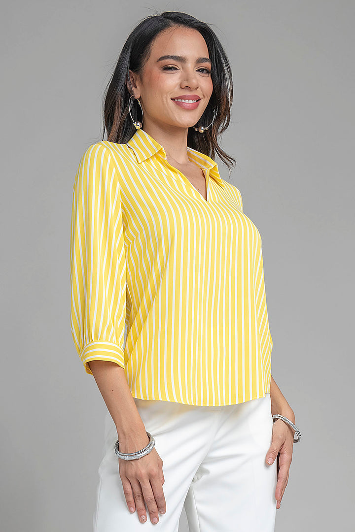 Blusa De Rayas Con Cuello Camisero