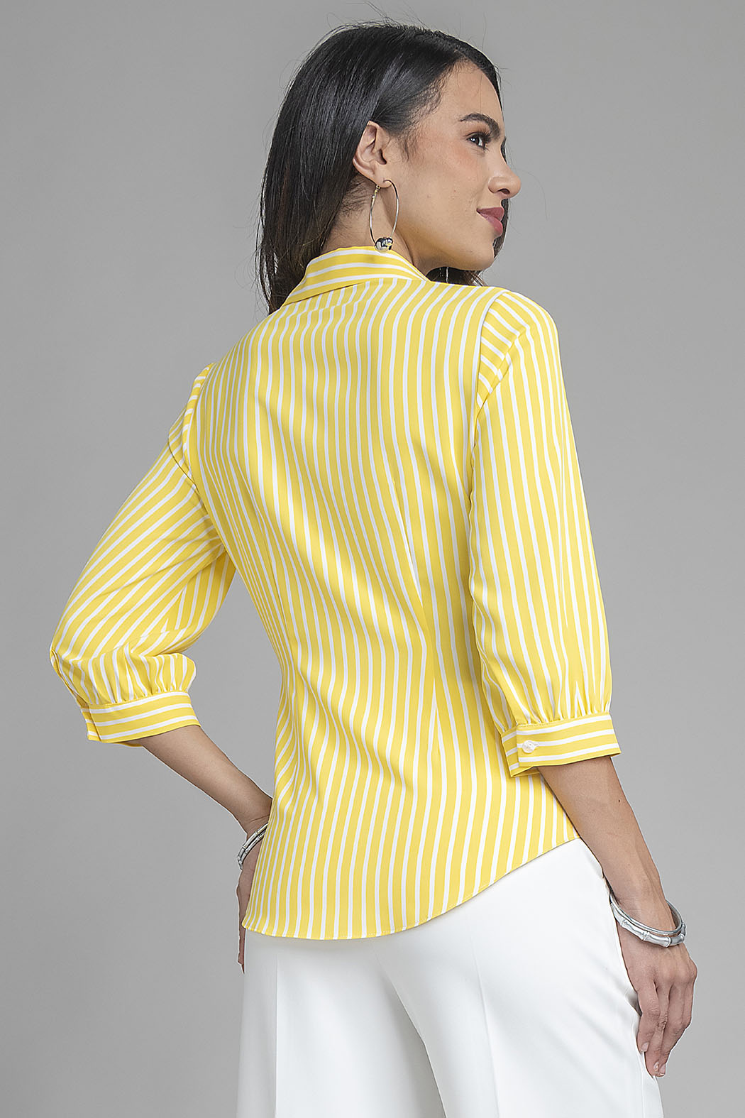 Blusa De Rayas Con Cuello Camisero
