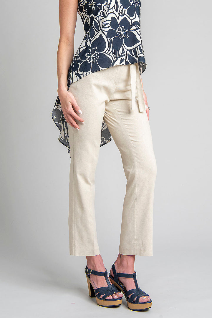Pantalon Corte Recto Con Cinta De Amarre