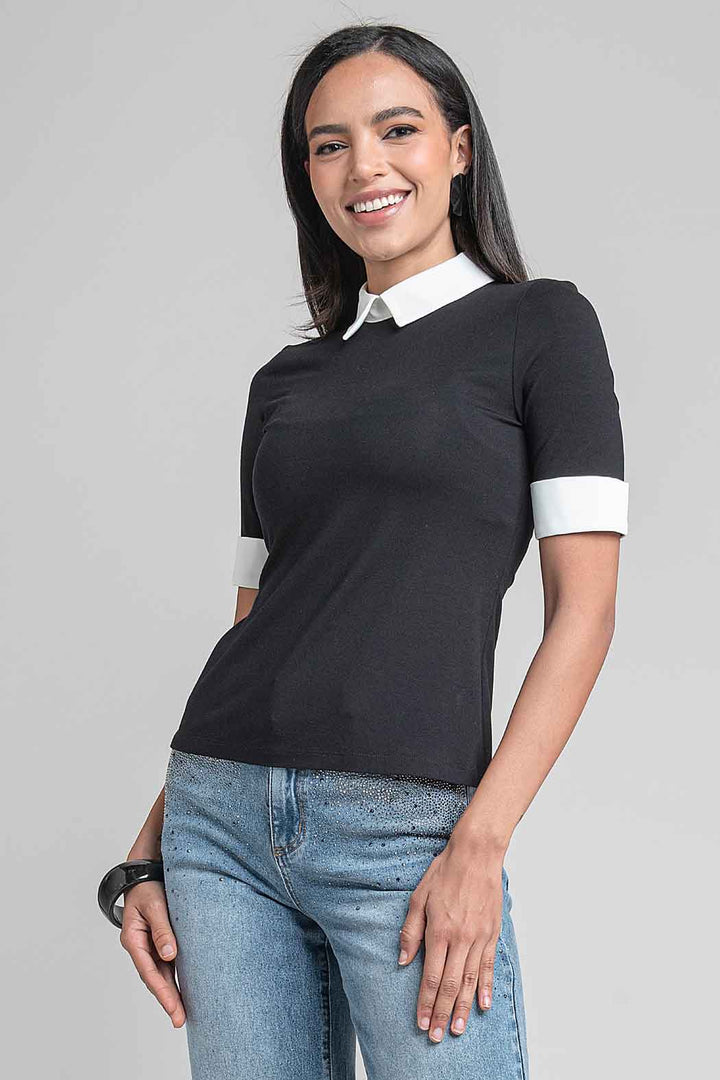 Blusa Con Cuello Camisero Y Manga Corta