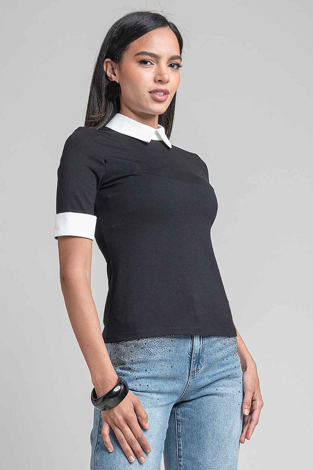 Blusa Con Cuello Camisero Y Manga Corta