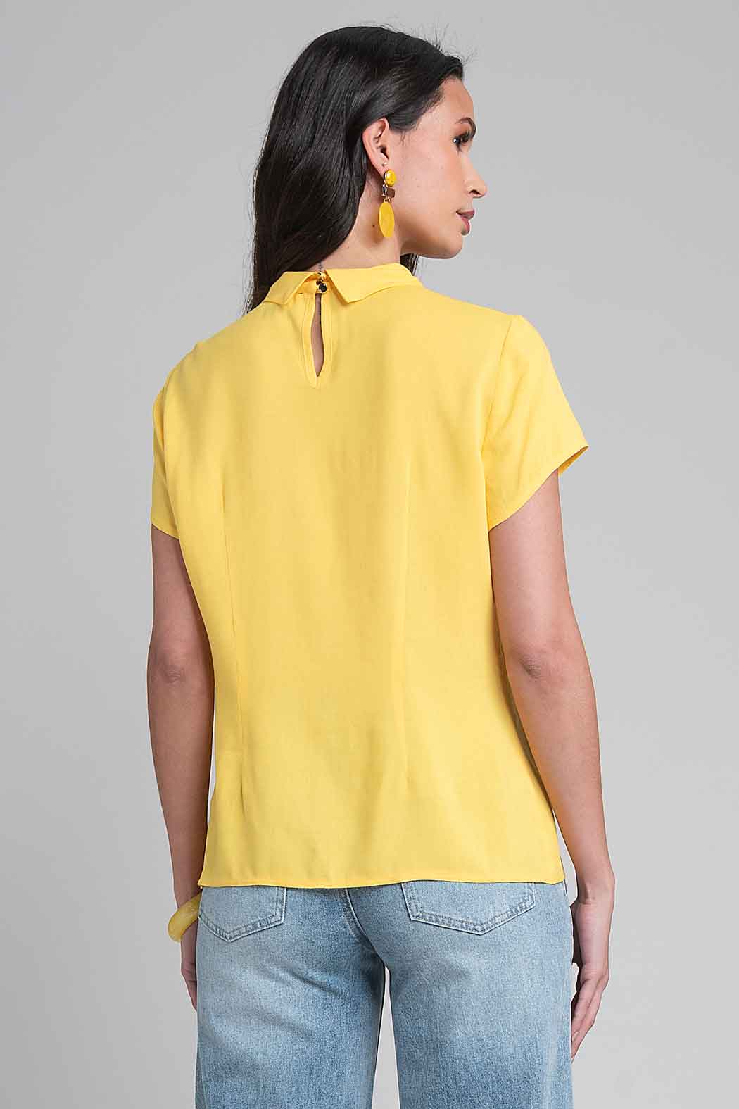 Blusa Lisa Con Amarre En Cuello