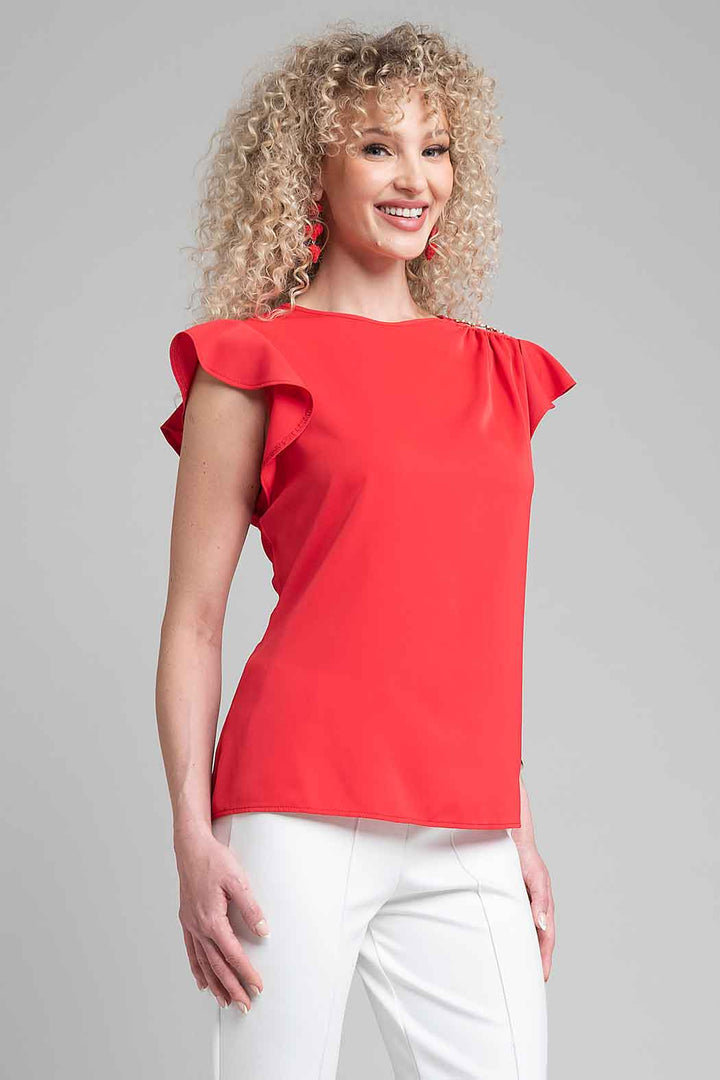 Blusa Lisa Con Plisado En Hombro