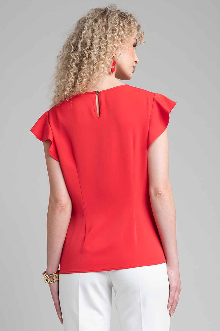 Blusa Lisa Con Plisado En Hombro