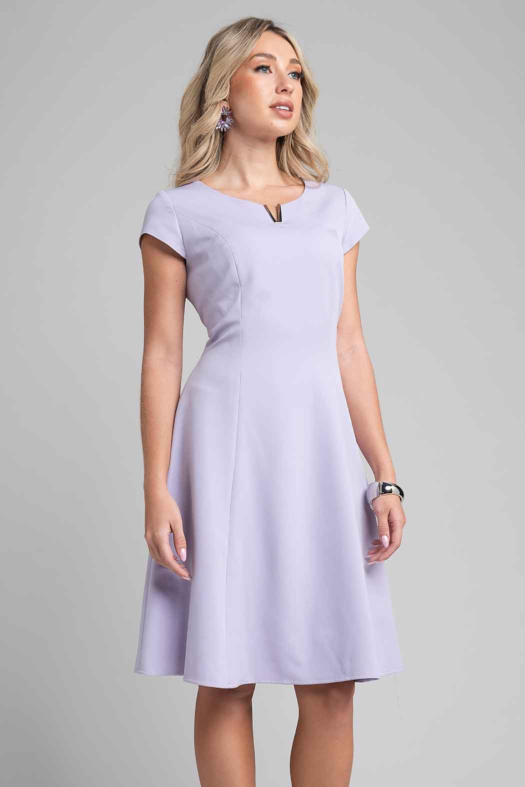 Vestido Liso Con Manga Corta