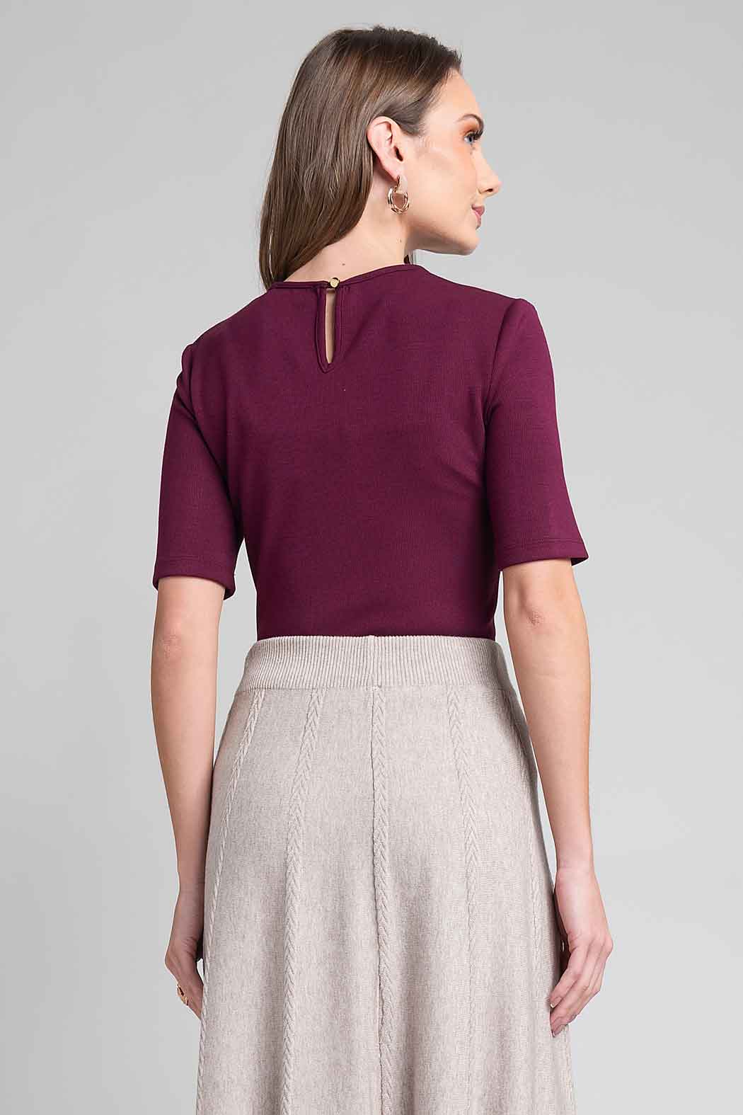 Blusa Lisa Con Herraje En Hombros