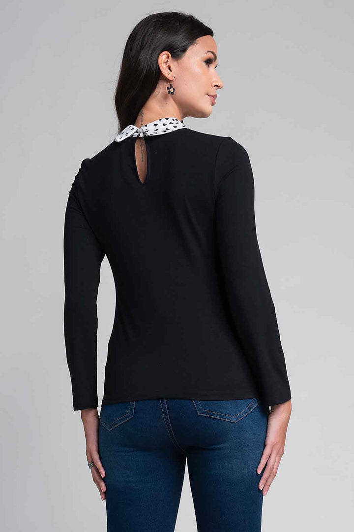 Blusa Con Estampado De Mariposas En Cuello