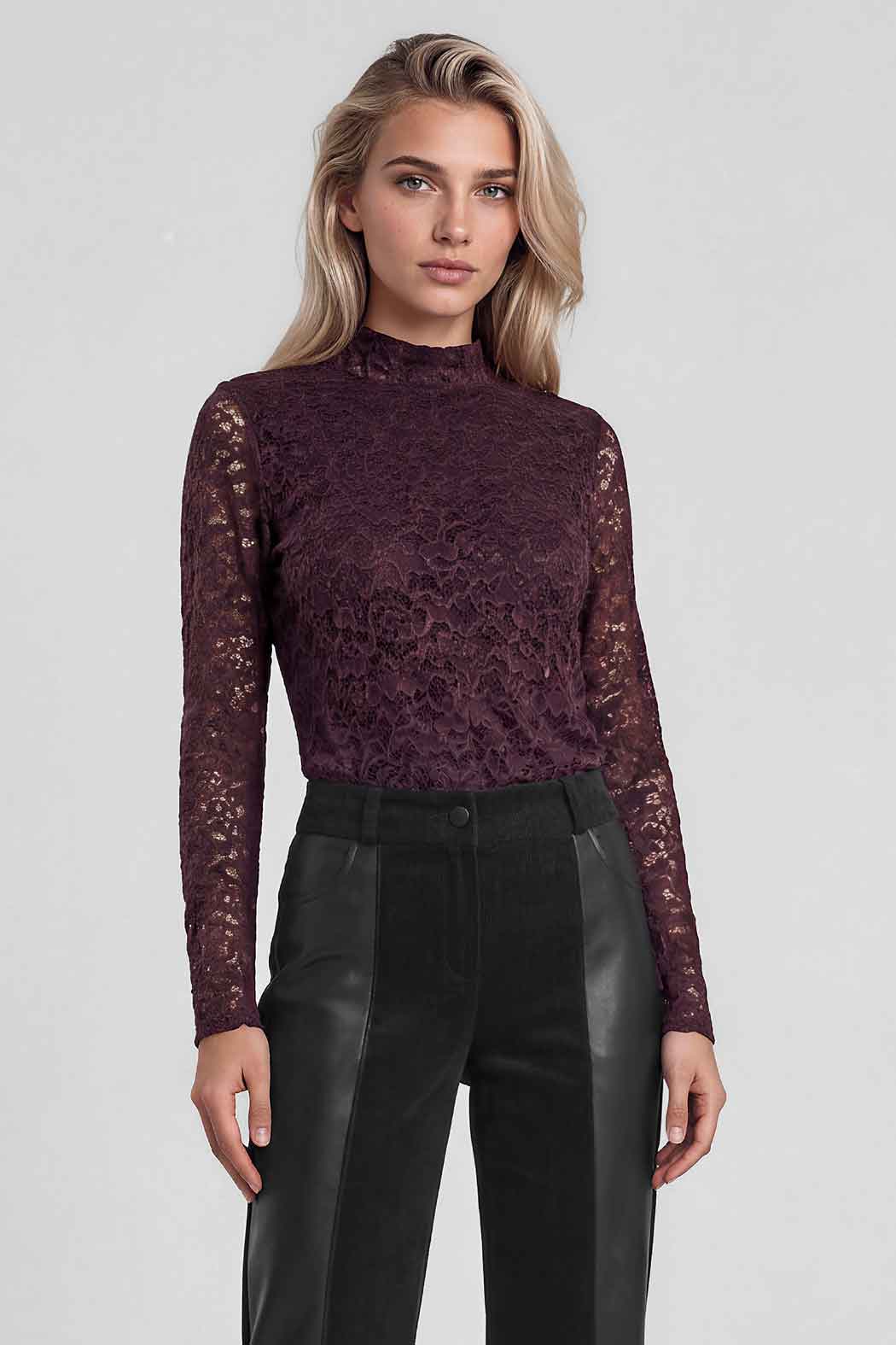 Blusa De Encaje Con Cuello Alto Y Manga Larga