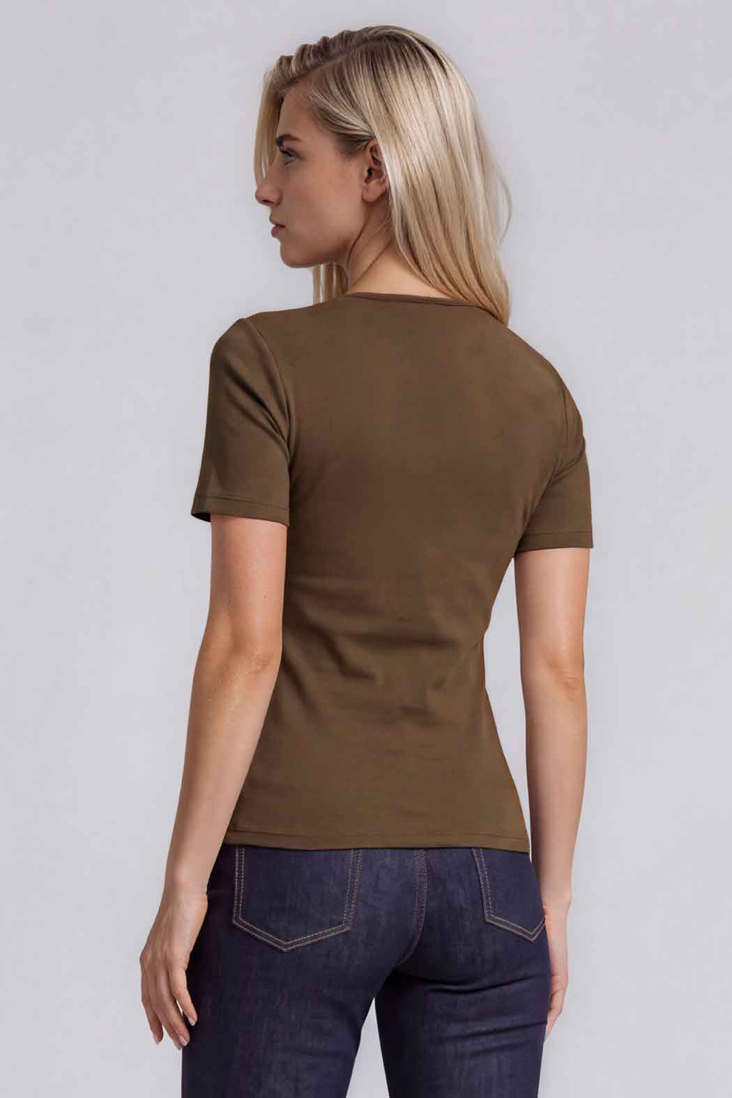 Blusa Con Manga Corta Y Botones Dorados En Escote