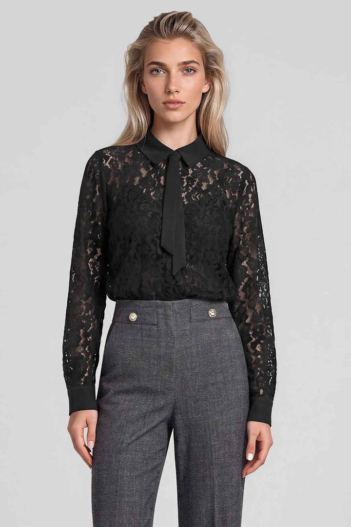 Blusa De Encaje Con Corbatin